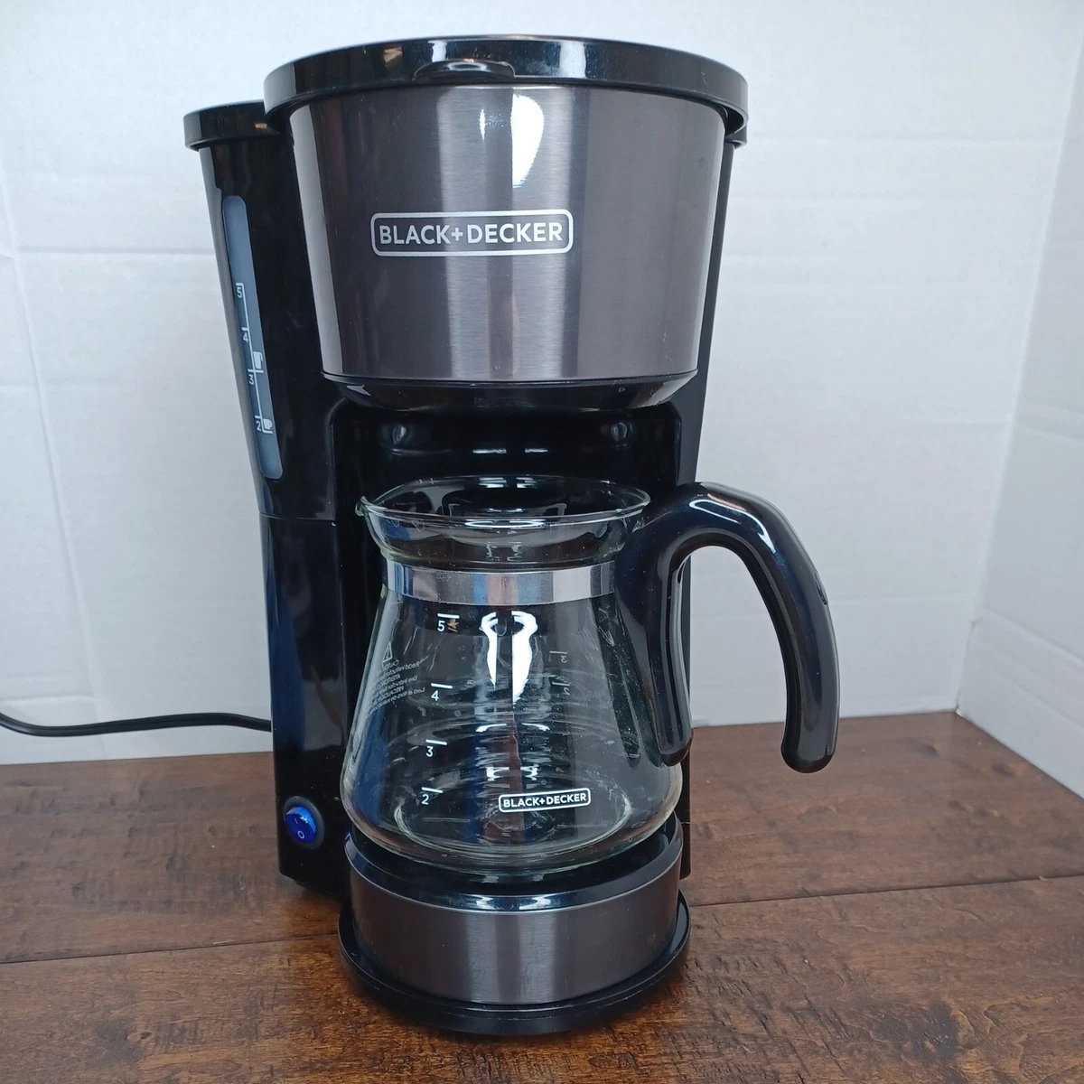 Black & Decker Coffee Maker with Original Carafe - 5 Cup - CM0750