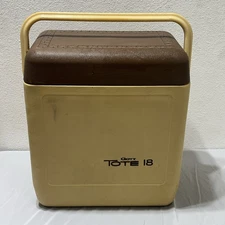 GOTT Tote 18 Cooler Plastic Model 1818 Good Condition Brown Vintage 1979 16x14x9