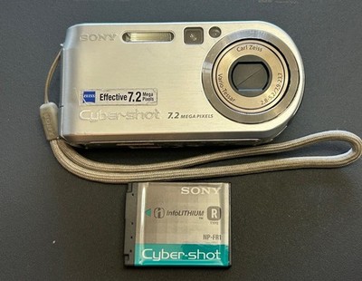 VTG! SONY Cyber-Shot (DSC-P200) Made in Japan 7.2 MP DIGITAL CAMERA *No Charger*
