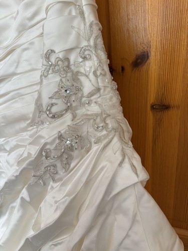 Women’s Wedding Dress - Ivory Size 10 - Picture 6 of 9