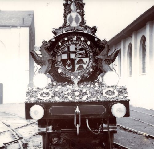 Antique albumen train photograph Stationmasters Inspectors Excursion LBSCR #66 - Foto 1 di 5