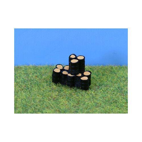 Painted Stack of Oil Drums - N gauge accessories P&D Marsh PDX42