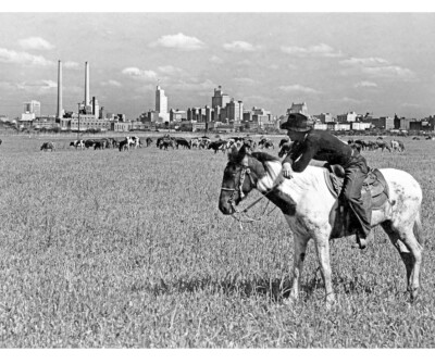 1945 Cowboy & Pferd Dallas Texas Skyline Vintage altes Foto 4x6