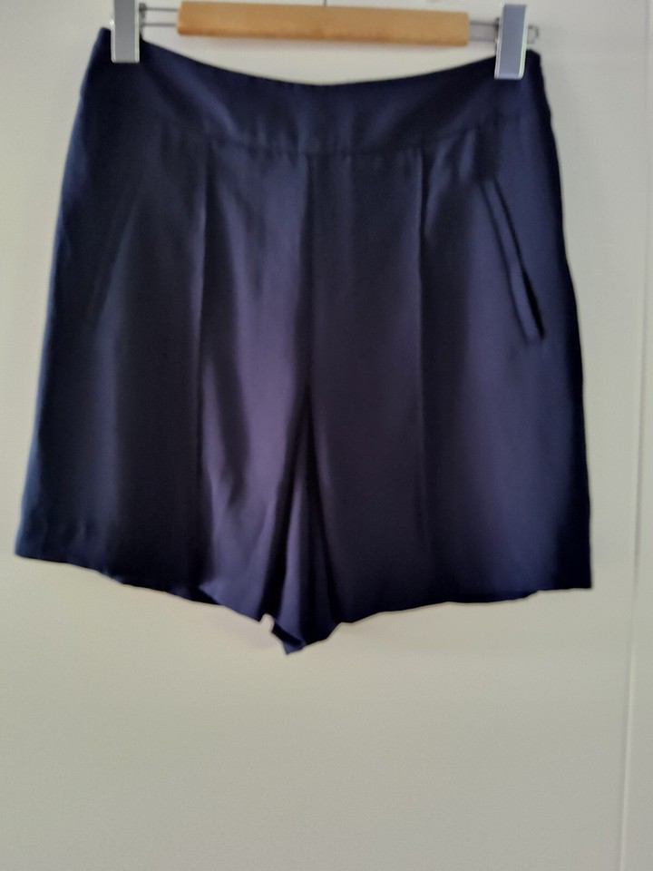 ZARA BASIC LADIES NAVY BLUE DRESS SHORTS  SIZE M