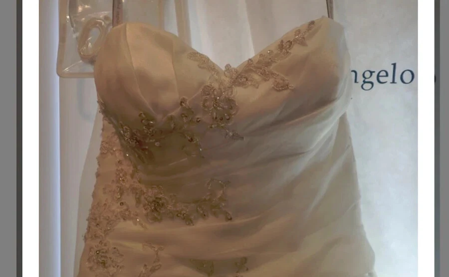 Vestido de novia Alfred Angelo 12 sirena fruncido sin tirantes marfil satinado volantes 880 Foto 4 de 4