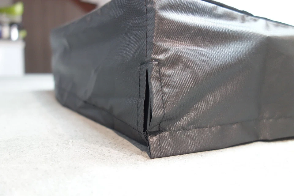 Coperchio antipolvere ricetrasmettitore ICOM IC-7300 con finestra MIC - Immagine 3 di 3