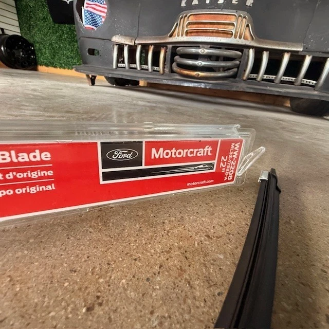 (1) Escobilla limpiaparabrisas original Motorcraft WW-2208 igual que distribuidor ML3Z17528A Foto 2 de 2