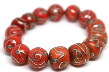 Beau bracelet en perles de corail rouge avec mise en argent et turquoise