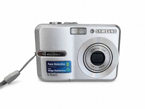 Samsung S860 Digital Camera Silver.