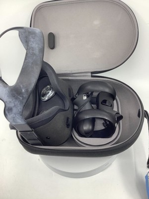 Oculus Quest All-In-One VR Headset (128GB) - Meh Condition; Only one lens is adj