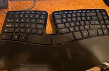 Microsoft Sculpt Ergonomic Desktop Keyboard 1...