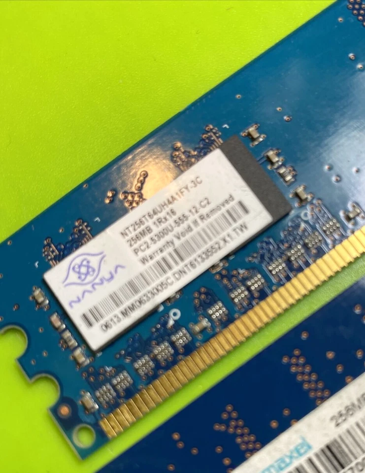 Lot of 2) HP  377724-888 Memory RAM 256Mb PC2-5300U DDR2-667MHz PC2-5300 240-Pin - Image 3 of 4