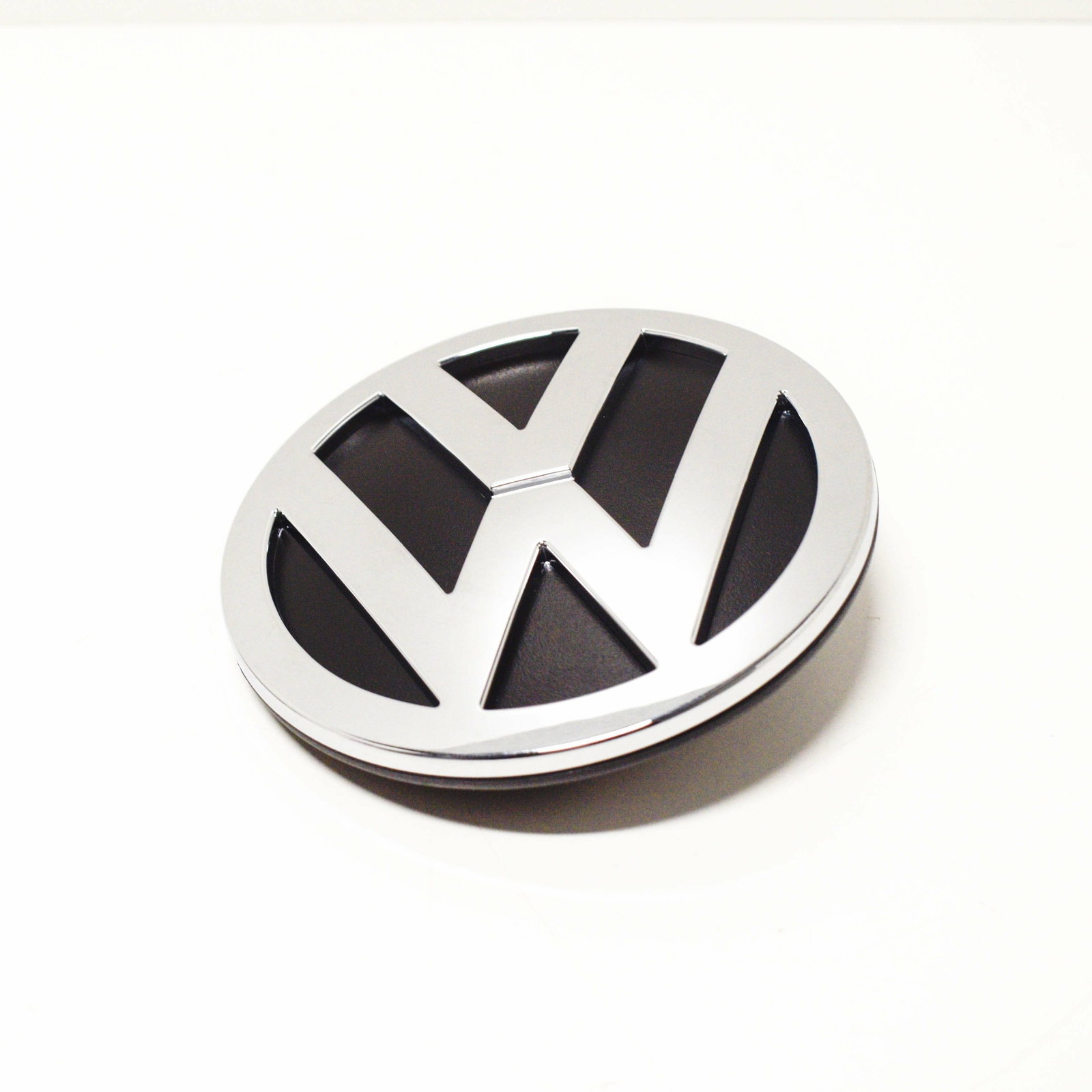 NEW VOLKSWAGEN CRAFTER REAR TRUNK BOOT EMBLEM BADGE 2E1853600 2E1-853-600