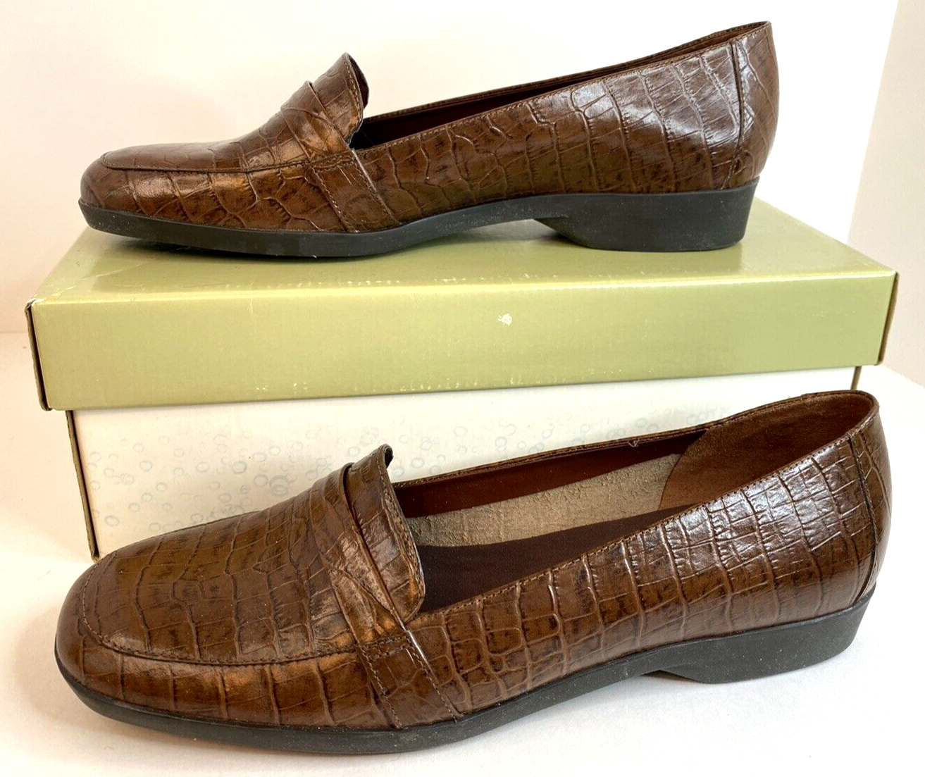 Easy Spirit Womens Abide Brown 