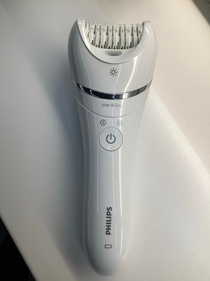 Philips Series 8000 BRE700/00 Epilierer Gebraucht 3#1907256