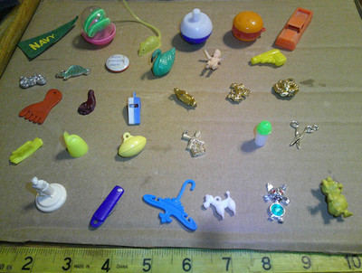 vintage lot small plastic toys vending machine charms Cracker Jack premium #ch37