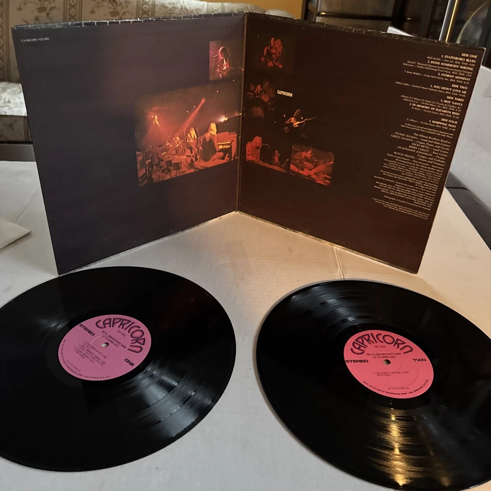 The Allman Brothers Band At Fillmore East 2 пластинки Козерог 1971 1-й розовый!  VG+/VG+ - Изображение 3 из 4