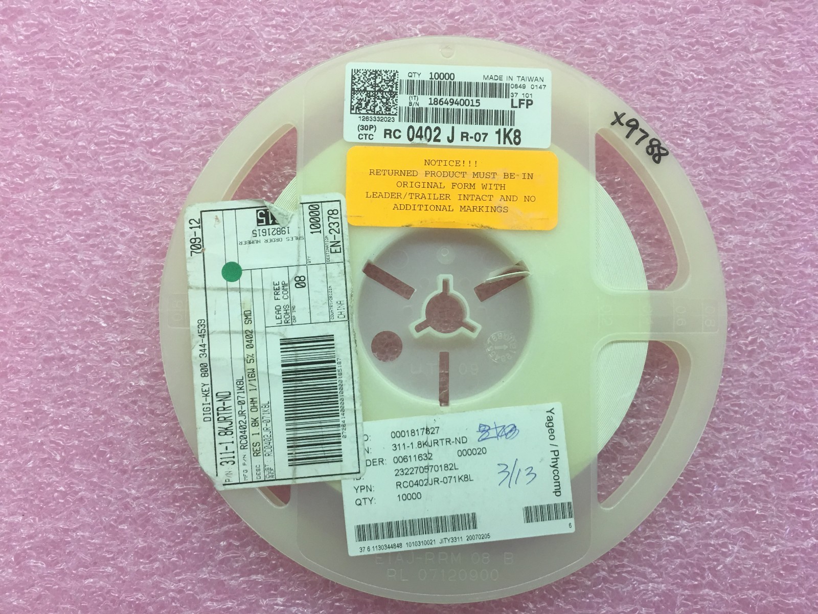 (9,788 PIECE REEL) RC0402JR071K8L, YAGEO, RES SMD 1.8K OHM 5 1/16W