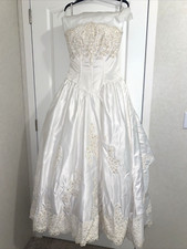 Vintage Womens Size 8: Mary's White Bridal Gown with matching Train and Gloves