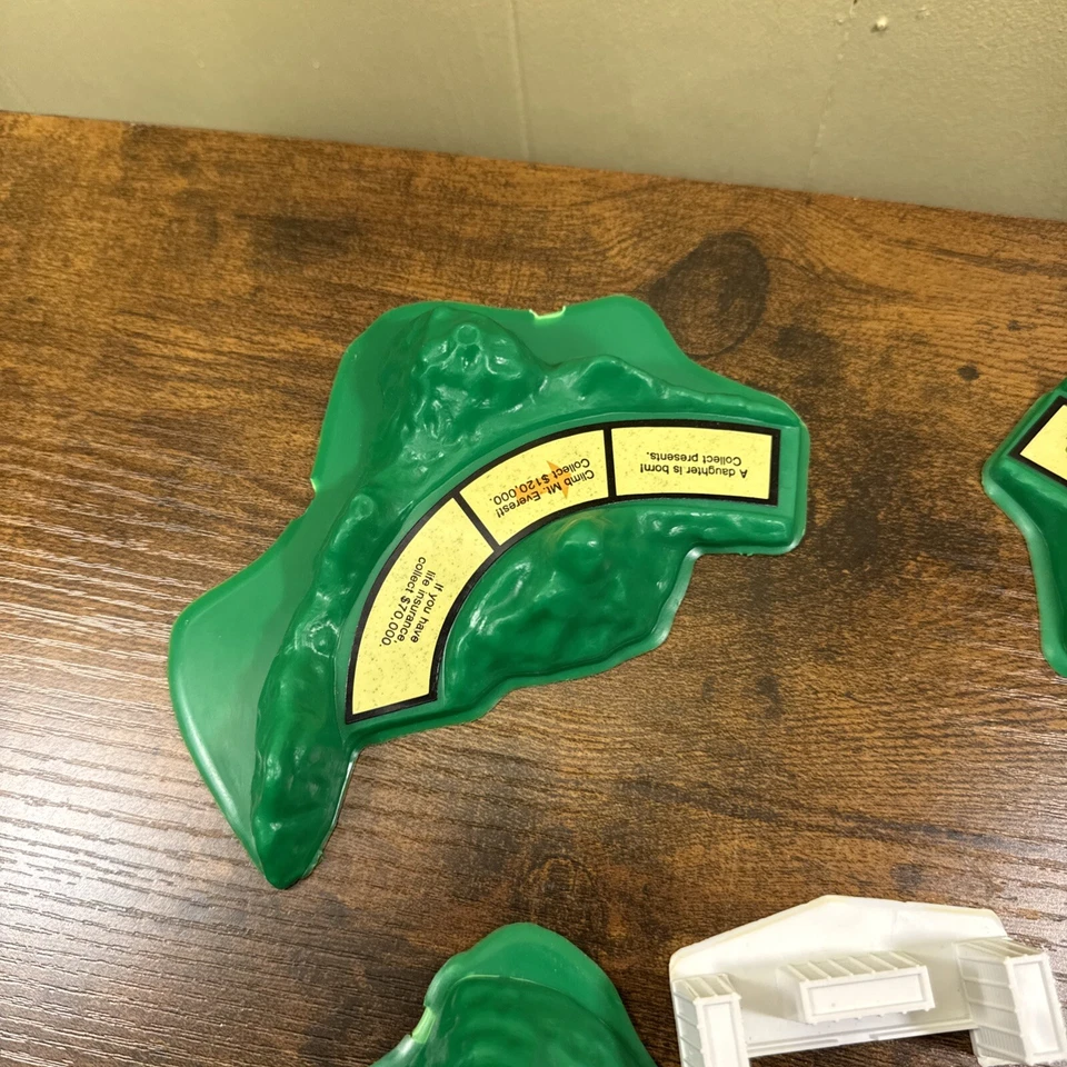 The Game of Life Replacement Parts Pieces. Misc… Mountains & Buildings. 1981 - Image 2 of 4