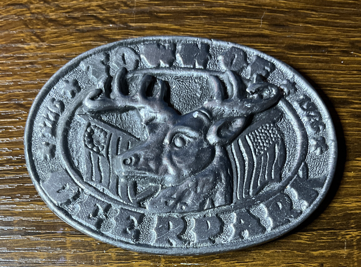 Deerpark NY VGC limited edition textured relief belt buckle-image