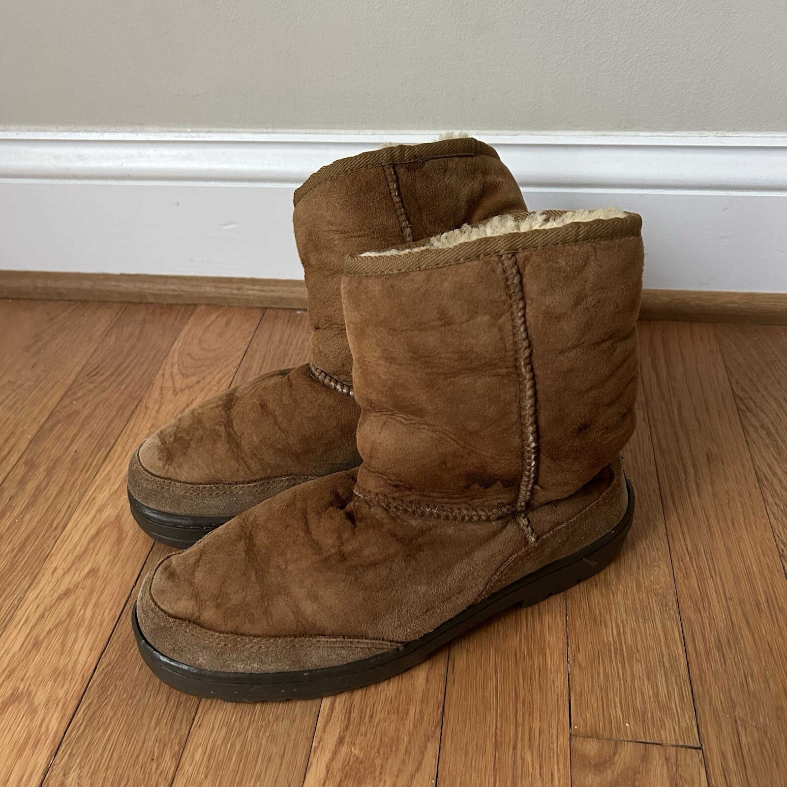 UGG Australia Ultra Short Leather Boots with Shearling in Tan Chestnut Women's Size 7