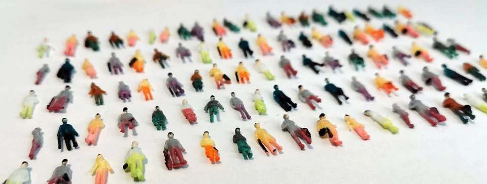 100 Stück Figuren Spur N 1:160 Modellbahn bemalt stehend Reisende NEU aus DE - Bild 3 von 4