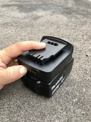 Makita 18V Battery Adapter to Dewalt 18V XR LED/Driver/Saw/Grinder/Hammer - Bild 4 von 4