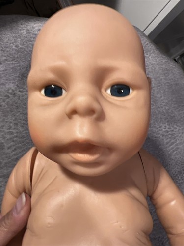 Vintage Anatomically Correct Baby Girl Doll 18" Soft Rubber Blue Eyes Unbranded - Picture 4 of 5