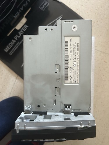 Mercedes-Benz COMAND APS Head Unit BE7039 (W211/W219) – OEM Navigation Radio - Imagen 3 de 4