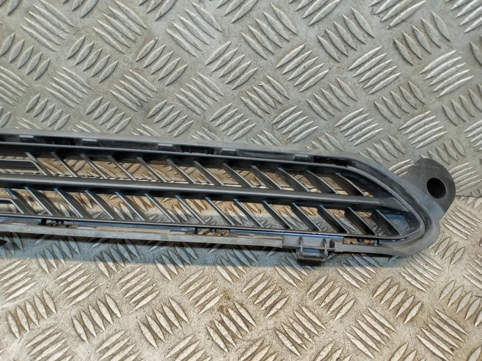 PARAGOLPES DELANTERO INFERIOR PARRILLA CITROEN C4 946917XT MK3 C41 2020 - 2024 Foto 4 de 4