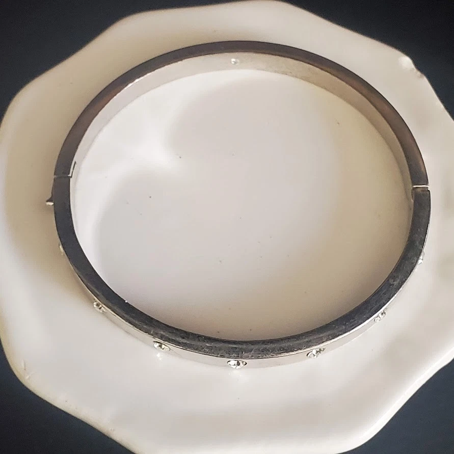 Conjunto Kate Spade em pulseira articulada de pedra placa de prata cristais transparentes fecho forte - Imagem 4 de 4