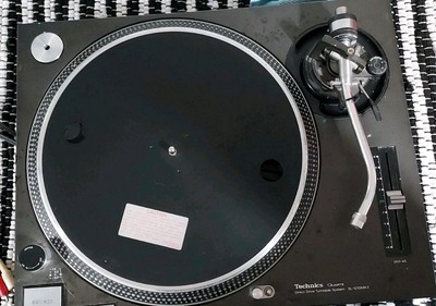 DJ機材 Technics SL1210- MK2 Technics SL1210 - The Turntable that began Hip Hop