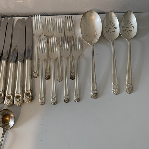 52 Rogers Bros 1847 Antique Vintage Silverplate Flatware Silverware Lot - Picture 4 of 4