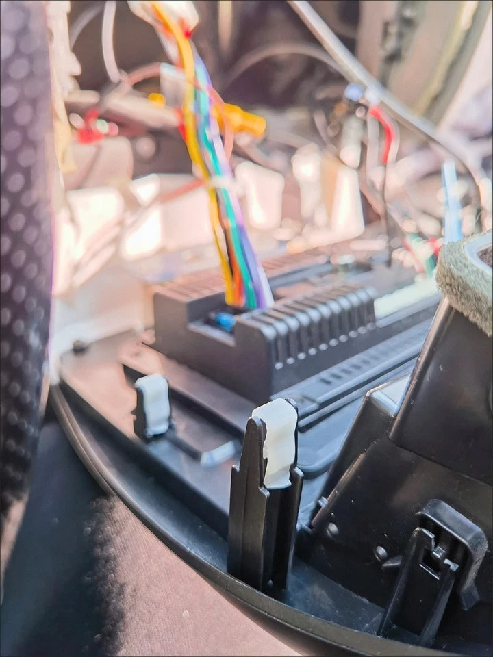 Clip de consola de piso interior 10 piezas para Mitsubishi Montero Lancer Colt Outlander Foto 4 de 4