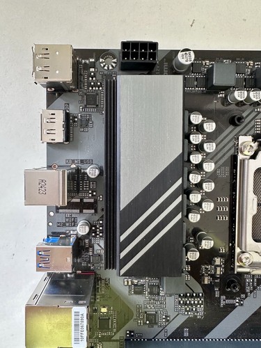 Gigabyte B650M D3HP AMD AM5 DDR5 mATX Gaming Motherboard! Faulty! NO POST! - Afbeelding 5 van 11