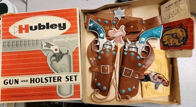 1958 HUBLEY ''COLT 38'' TOY CAP GUN AND HOLSTER SET NO ORANGE CAPS