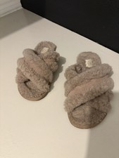 UGGS Slippers Sz 6