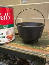 vtg marked wagner ware #1051 F 3 legged cast iron mini cauldron