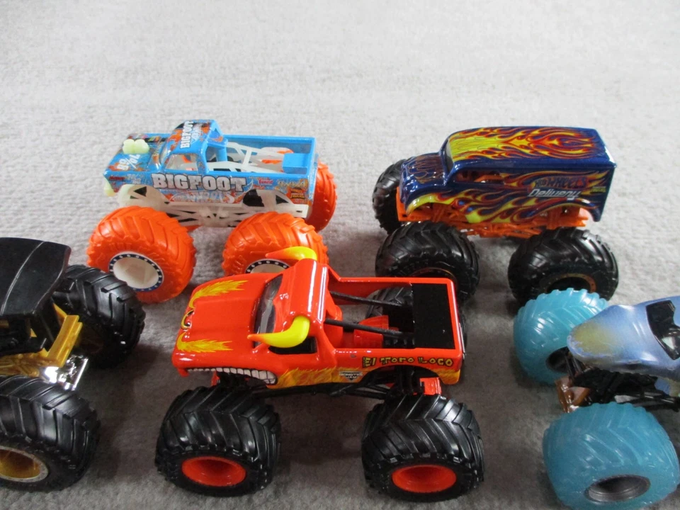 Monster Trucks Lote de 7 Max D Bigfoot Loco Punk Tigre Tiburón Megalodon El Toro Foto 3 de 4