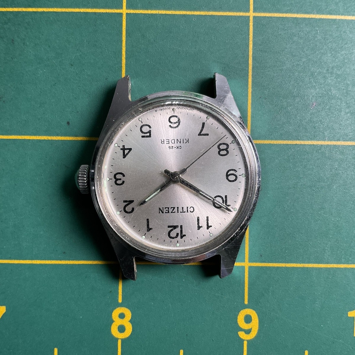 Vintage CITIZEN KINDER 2520 C.C.P MEDIUM ACCURACY MENS WATCH Japan