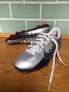 football boots size 3