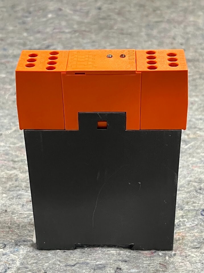 Dold & Sohne BG5924.48/60 AC115V 50/60HZ Emergency Stop Module Safety Relay 24V