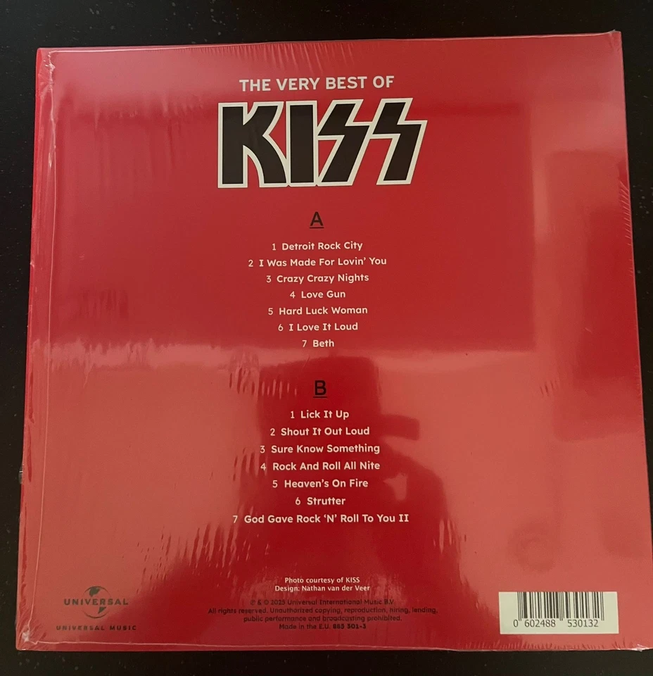 KISS LP VERY BEST OF... LIMITED RED VINYL - Image 2 of 4