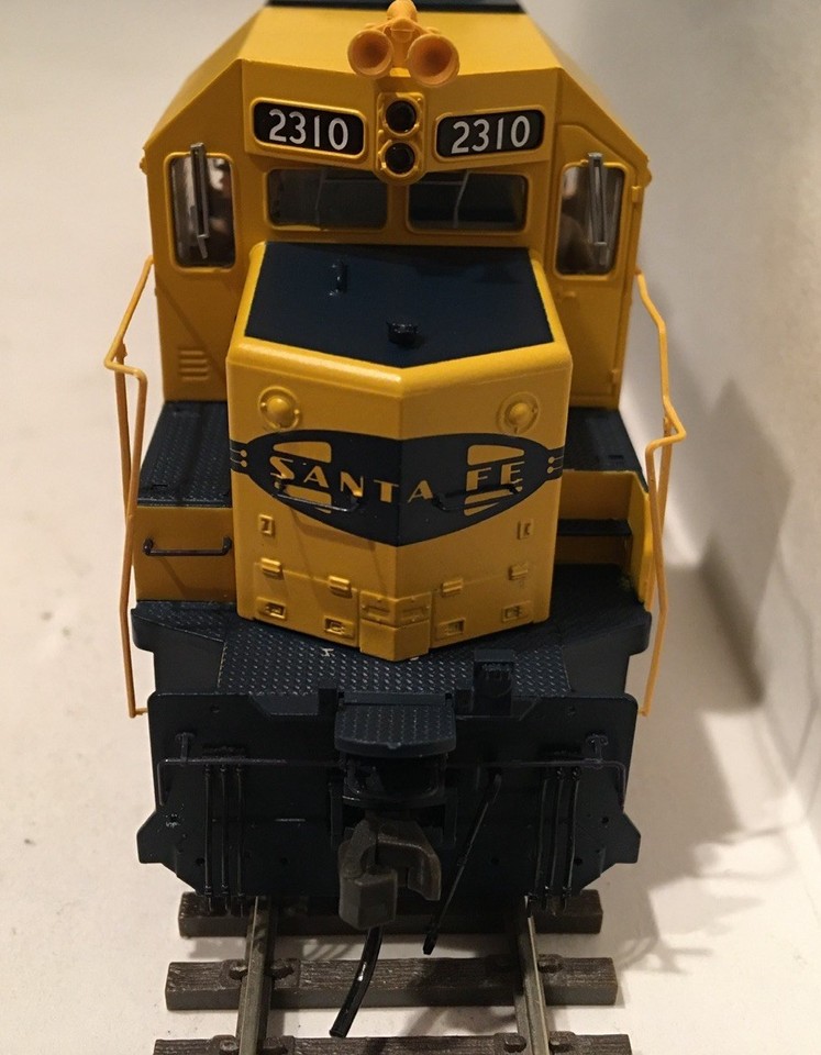 HO Atlas 10000208 Santa Fe GP38 Low Nose Powered Diesel Locomotive ATSF ...