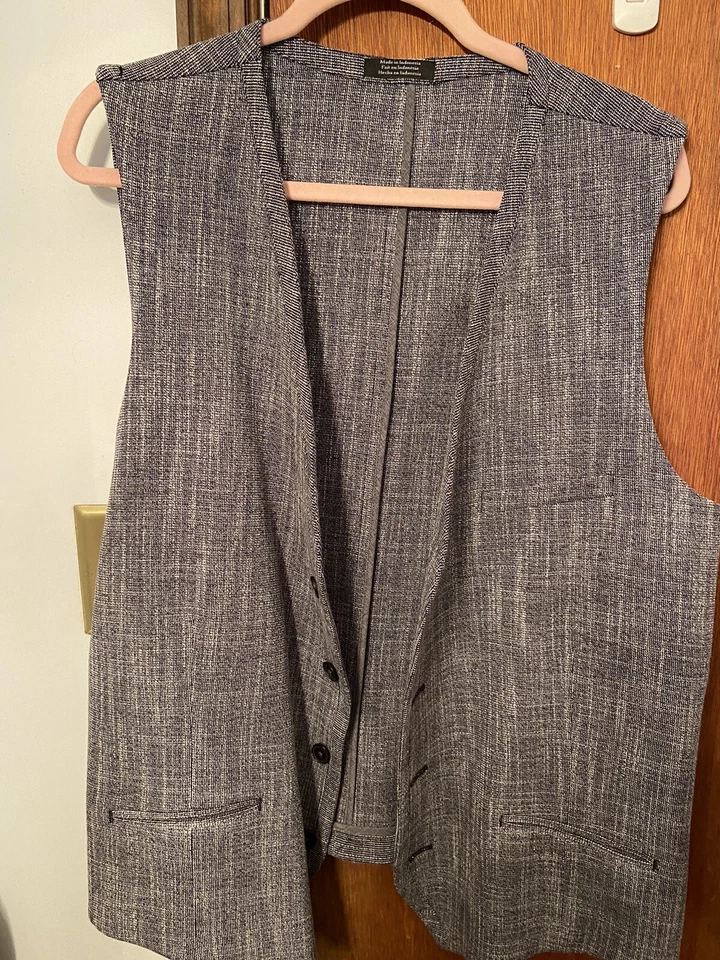 Chaleco VINCE CAMUTO para hombre XL se vende por $500 gris jaspeado nuevo sin etiquetas Foto 3 de 3