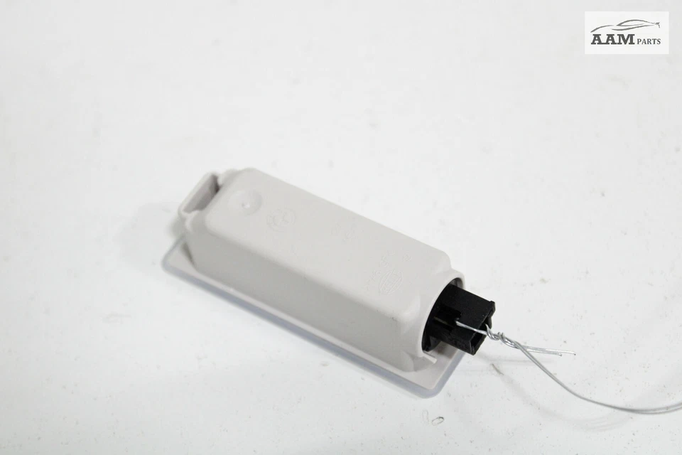 BMW 335I XDRIVE 328I F30 2011-2018 luz de puerta del lado del pasajero delantero derecho OEM Foto 3 de 4