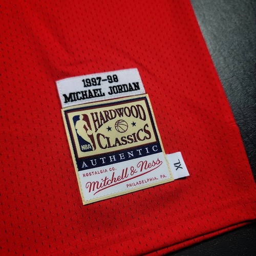 100% Authentic Michael Jordan Mitchell Ness 97 98 Bulls Jersey XL 18/20 Youth - Picture 2 of 6