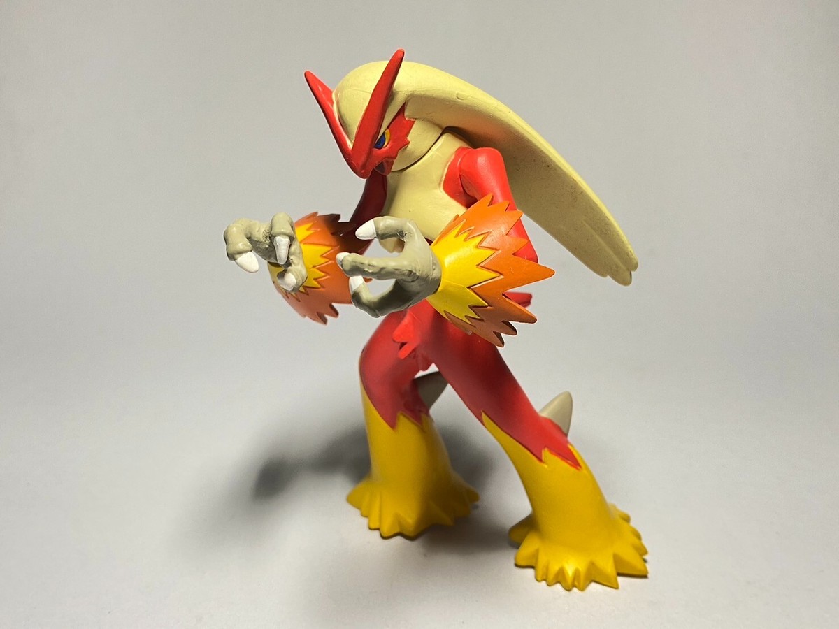 Blaziken BK.1 Pokemon Monster Nintendo Tomy 2004 Collection