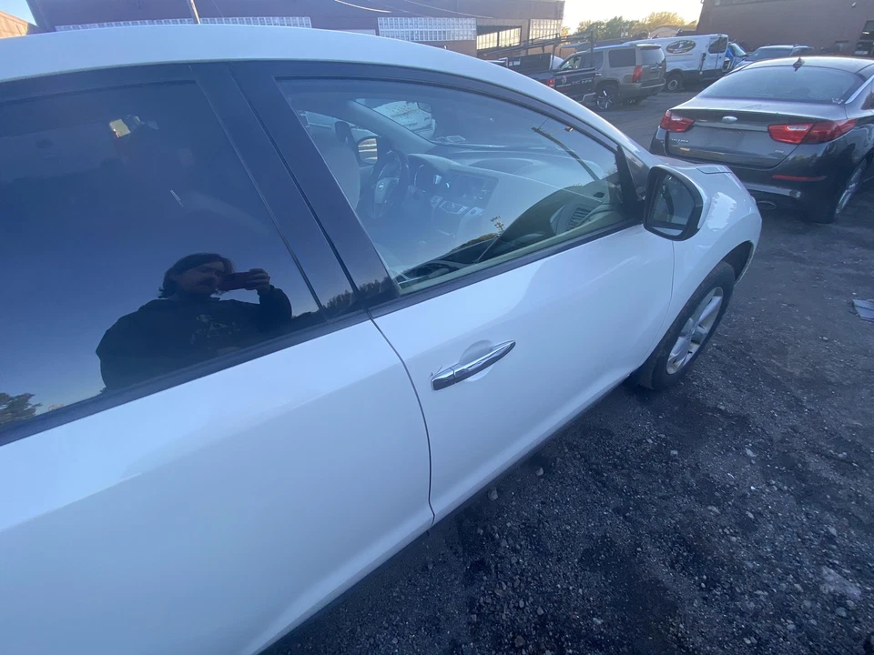 Used Front Right Door Assembly Front fits: 2009 Nissan Murano w/keyless entry Fr - Image 2 of 4